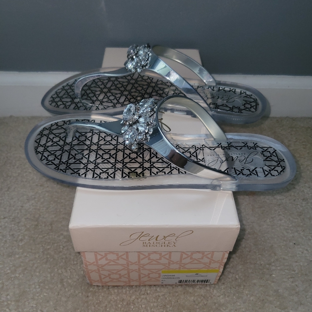 New Badgley Mischka Garcia thong sandals..Brand New